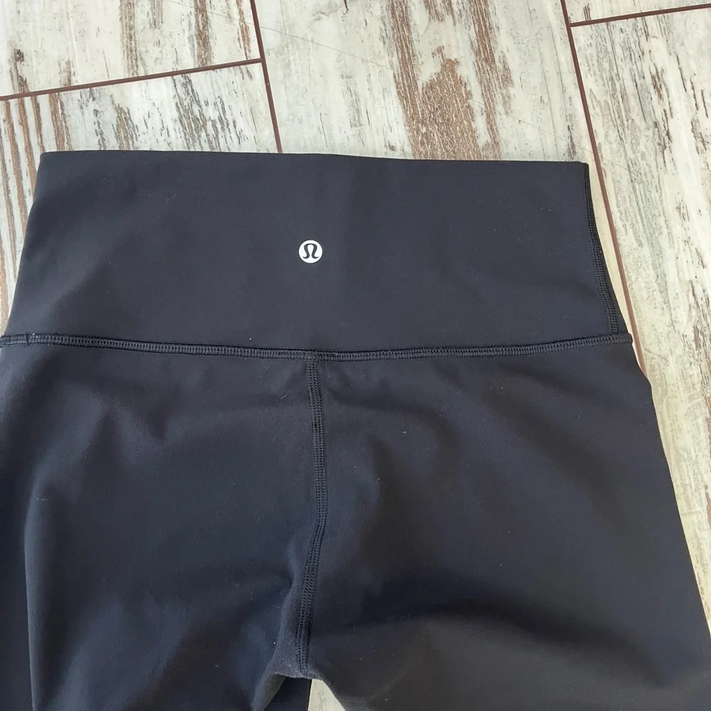 Lululemon Black High-Rise Yoga Leggings - Picture 4 of 12